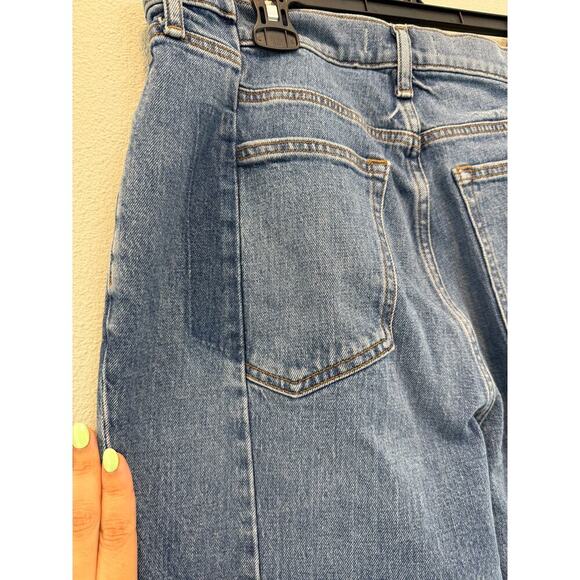 Abercrombie & Fitch 90's Straight Ultra High Rise Jeans; Size 14R - Picture 5 of 6